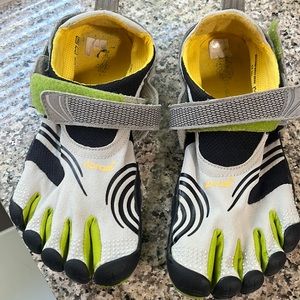 Womens Vibrams Five Fingers shoes EU size 41 Gray